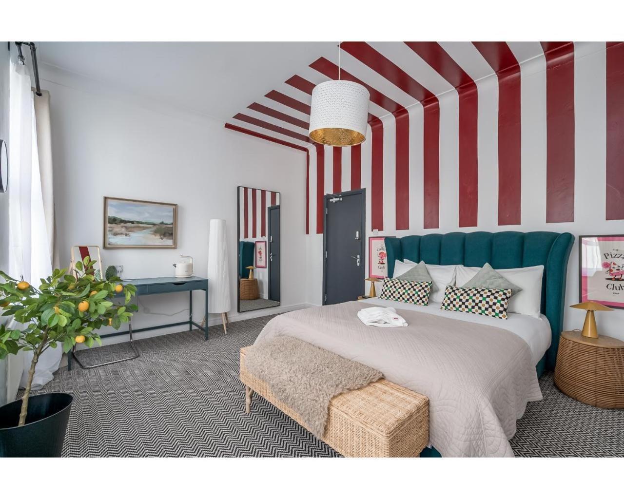 The Wellesley Hotel Belfast Bagian luar foto